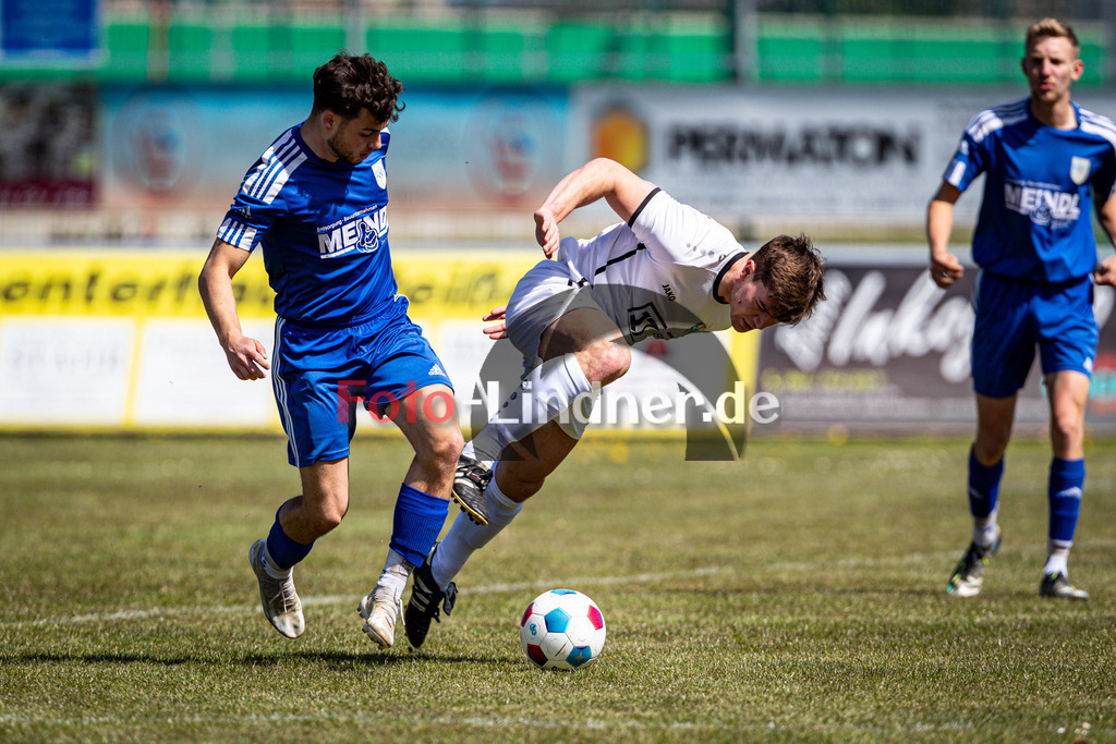 SG Hungerbach vs SV Eurasburg-Beuerberg | Meisterrunde Kreisklasse Gruppe C, SG Hungerbach vs SV Eurasburg-Beuerberg, 20240427,
Duell zwischen David NOCKER (SVEB 11) und Matthias LISTLE (SGH 3),
2024-04-27 in Oberhasuen (Sportplatz Oberhasuen)
11 David NOCKER (SVEB 11), 3 Matthias LISTLE (SGH 3)
Copyright: WolfgangxLindner www.foto-lindner.de