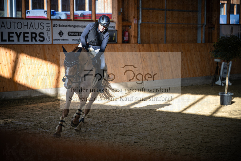 DOS_1066 | Entdecke hochwertige Reitturnierfotos von Foto Oger. Professionell, emotional und authentisch – jetzt Lieblingsmomente im Shop bestellen.Deutschlandweite Turnierfotografie. - Realisiert mit Pictrs.com