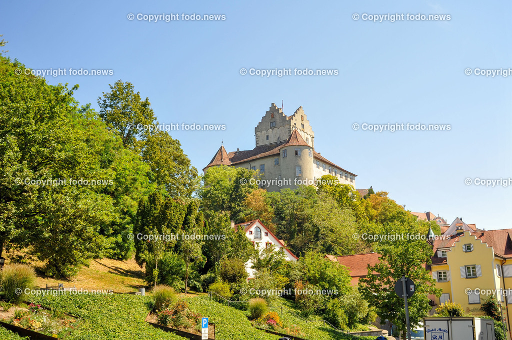 Deutschland_ Baden-Wuerttemberg_ Meersburg_ 21.06.2024-19 | 21.06.2024, Deutschland, GER, Baden-Wuerttemberg, Meersburg, im Bild Stadtansichten, Gebauede, Sehenswuerdigkeiten, Reise, Feature, Travel, Tourismus, Bodensee, Schiff, SchifffahrtMeersburg ist eine Kleinstadt im baden-wuerttembergischen BodenseekreisQuelle: Wikipedia