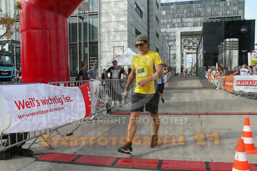 250920_1537_EX1_0228 | Sportfotografie im Rhein-Sieg Kreis, Köln, Bonn, NRW, Rheinland Pfalz, Hessen, etc. Unser Tätigkeitsfeld umfasst den Laufsport vom Volkslauf über den Marathon, Duathlon, Triathon bis zum Ultralauf wie Kölnpfad Ultra oder Schindertrail.
