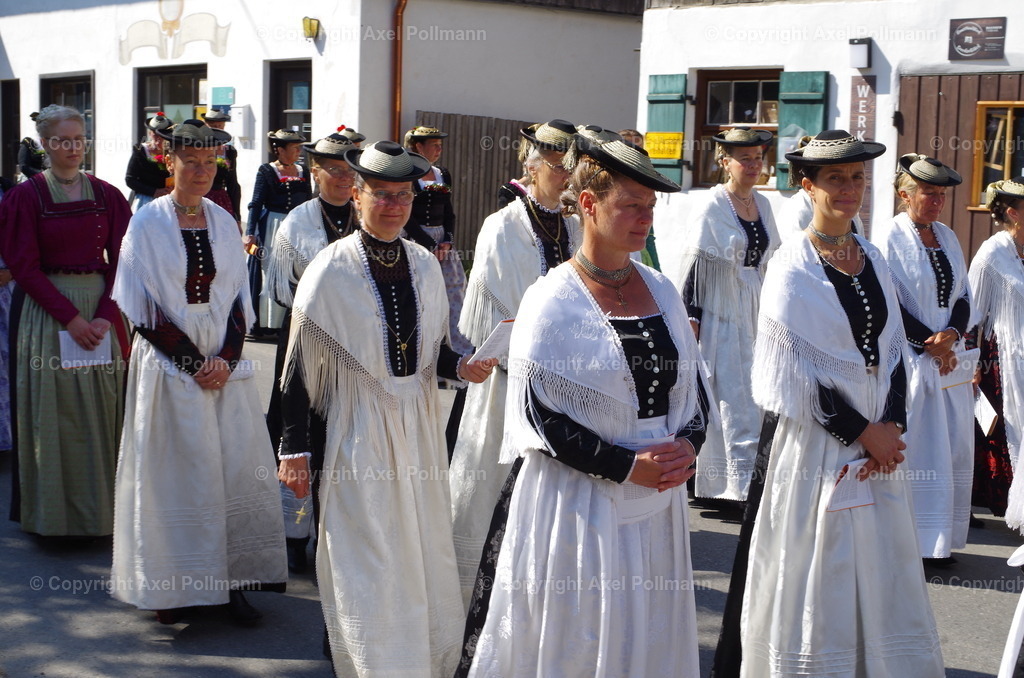 IMGP3839 | fotografiert von Axel PollmannLeonhardi Wallfahrt Benediktbeuern und Murnau, Fronleichnam, Fasching, Landschaft im Loisachtal und Benediktbeuern  - Realisiert mit Pictrs.com