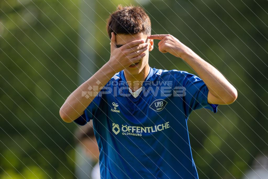 20250920_Picselweb-Fotografie_1R3_0570 | JFV D/A &amp; Stade - VfB Oldenburg0:1 VfB no70:2 VfB no70:3 VfB JFV Eigentor0:4 VfB no70:5 VfB no71:5 JFV no3 Jaric Jimenez-Voss2:5 JFV no9 Janko Sylvester3:5 JFV no16 Damian Elias Mihro Burekovic - Realisiert mit Pictrs.com