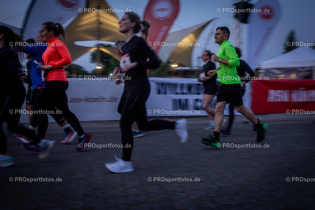 21. ASV Nachtlauf; Koeln, 08.05.24 | Impressionen vom 21. ASV Nachtlauf am 08.05.24 am Tanzbrunnen in Koeln. Foto: BEAUTIFUL SPORTS/Axel Kohring