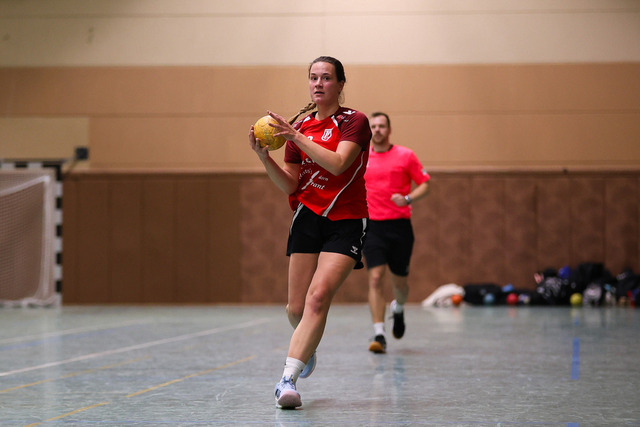 Handball I Damen I Saison 2025-2026 I Verbandsliga Süd I HSG Kalkberg 06 - MTV Dänischenhagen I 14.12.2025.67 | Linda Schulz (3, MTV Dänischenhagen) - Realisiert mit Pictrs.com