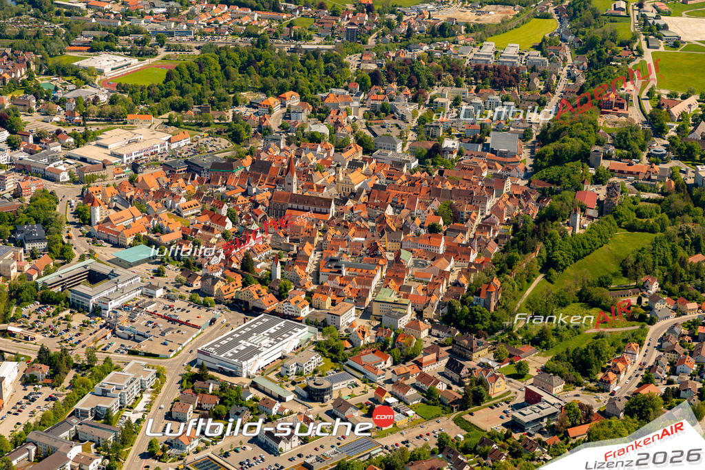 Das Luftbild zeigt :  Kaufbeuren - Die Luftaufnahme wurde 2024 vom UL-Flugzeug aus erstellt ( keine Drohne ) - Hochauflösende Luftaufnahme - Für grossformatige Ausdrucke geeignet. Die Geschenkidee !Mit Lizenz und Bildrechte bestellbar