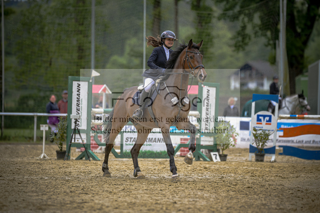 20240505-DOS_1296 | Entdecke hochwertige Reitturnierfotos von Foto Oger. Professionell, emotional und authentisch – jetzt Lieblingsmomente im Shop bestellen.Deutschlandweite Turnierfotografie. - Realisiert mit Pictrs.com
