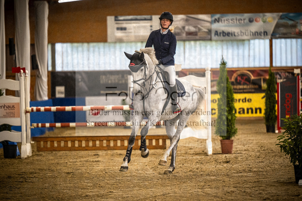 DOS_B1156 | Entdecke hochwertige Reitturnierfotos von Foto Oger. Professionell, emotional und authentisch – jetzt Lieblingsmomente im Shop bestellen.Deutschlandweite Turnierfotografie. - Realisiert mit Pictrs.com