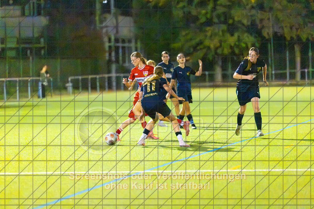 20261007_195026_0205_(c)_by_PhotoPeet | #,ASV Spartania Eislingen (blau) vs. VFB Stuttgart (rot), Fußball, Verbandspokal der B-Juniorinnen,  Saison 2026/2027, Kunstrasenplatz, Öschhalle, 73054 Eislingen, 07.10.2026 - 18:30 Uhr,Foto: PhotoPeet / Sport- &amp; Eventfotografie / Peter Harich