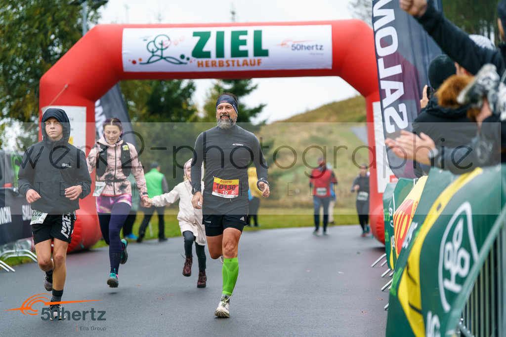 50Hertz-Zielbilder Herbstlauf | Rennsteig-Herbstlauf am 5. Oktober 2025 - Neuhaus/Rwg. nach Masserberg