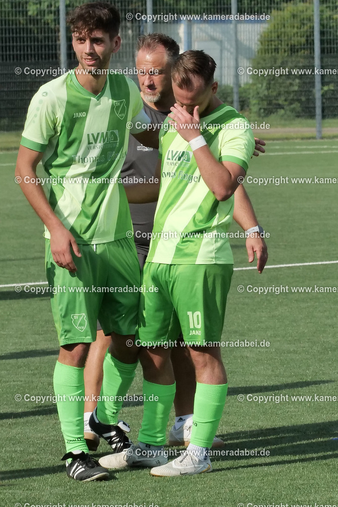 Fußball : Bezirksliga : SV 08/29 Friedrichsfeld - Borusia Veen am 10.05.2026 in Voerde Friedrichsfeld | Fußball : Bezirksliga : SV 08/29 Friedrichsfeld - Borusia Veen am 10.05.2026 in Voerde Friedrichsfeld - Realisiert mit Pictrs.com