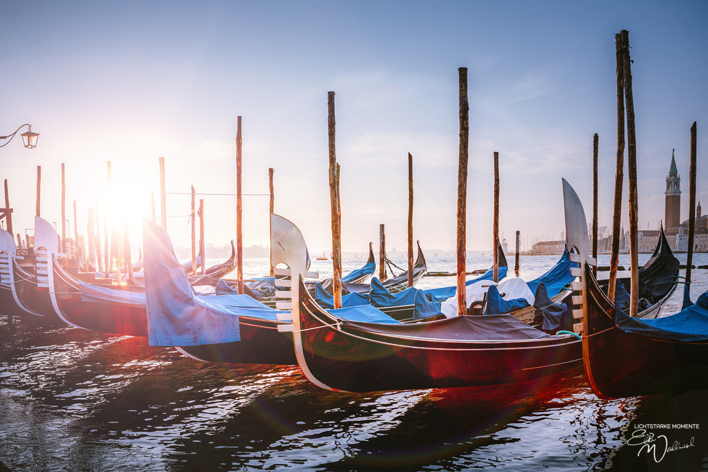 20220309-072016 ITALIEN-Venedig _010-1 Kopie | Herzlich willkommen auf meiner Seite! Ich bin Elke Wallnisch, Deine Fotografin für lichtstarke Momente. Der Name steht für alles, was mich mit der Fotografie verbindet: Das Licht und seine machtvolle Wirkung auf eine Situation oder unsere Stimmung - Realisiert mit Pictrs.com