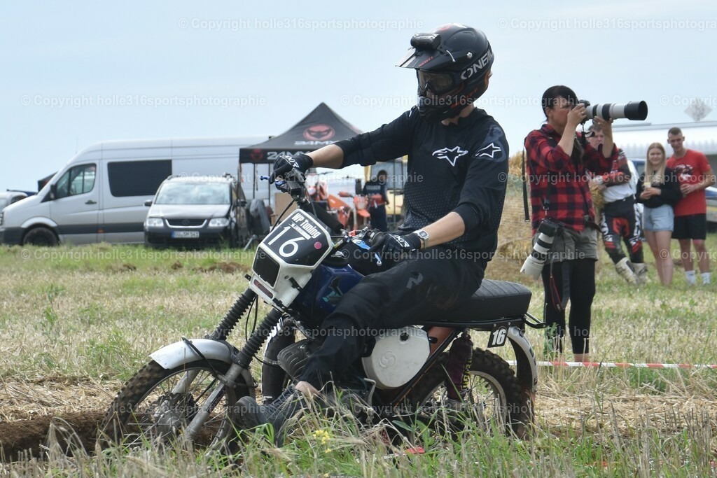 DSC_0191 (2) | Sportfotografie , Motorsport, Motoross, Reitsport, Mointainbike, Enduro,
Landschaft , Outdoor, Eventfotografie, Landschaft, Bilder online bestellen - Realisiert mit Pictrs.com