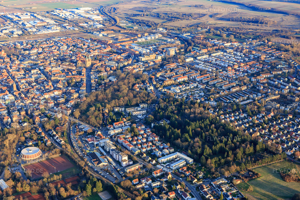 Luftbild: Hauptfriedhof und Goethepark in Landau in der Pfalz im Bundesland Rheinland-Pfalz in Deutschland. Foto: IMG_097415.jpg vom 10.03.2017 durch Werner Riehm/FLY-FOTO.de