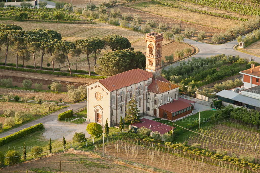 Vue aérienne: Vue de la ville à Petraia dans le département Ombrie, Italie – .Photo: IMG_27844.jpg prise le 29/05/2010 par Werner Riehm/FLY-FOTO.eu – Résolution de l'original: 4584 x 3056 px
