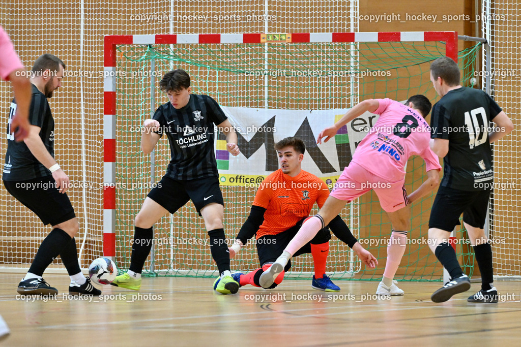 Carinthia Flamengo Futsal Club vs. Dynamo Triestingtal | #96 Sebastian Schmidt Dynamo Triestingtal, #3 Tobias Reichel Dynamo Triestingtal, #27 Markus Lechner Dynamo Triestingtal, #8 Ervin Jogic Carinthia Flamengo, #10 Michael Panzenböck Dynamo Triestingtal, Carinthia Flamengo Futsal Club vs. Dynamo Triestingtal, Carinthia Flamengo Futsal Club vs. Dynamo Triestingtal am 29.12.2024 in Villach (Ballspielhalle St. Martin), Austria, (Photo by Bernd Stefan)