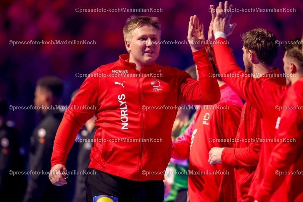 EHF20012602002 | 20.01.2026, Handball, Men's EHF EURO 2026, Dänemark - Portugal, Jyske Bank Boxen in Herning, Dänemark, Preliminary Round:  Emil Nielsen (Denmark #12)  