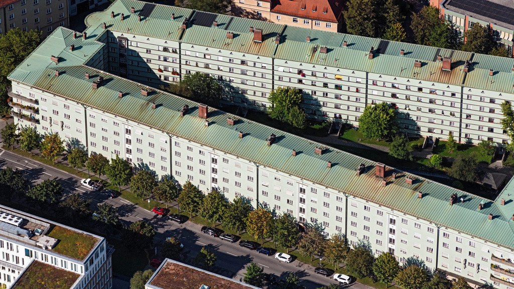 dr__0054662.jpg | MüNCHEN 15.09.2020 Wohngebiet einer Mehrfamilienhaussiedlung in der Ganghoferstraße in München im Bundesland Bayern, Deutschland. // Residential area of a multi-family house settlement in of Ganghoferstrasse in Munich in the state Bavaria, Germany. Foto: Daniel Reiter