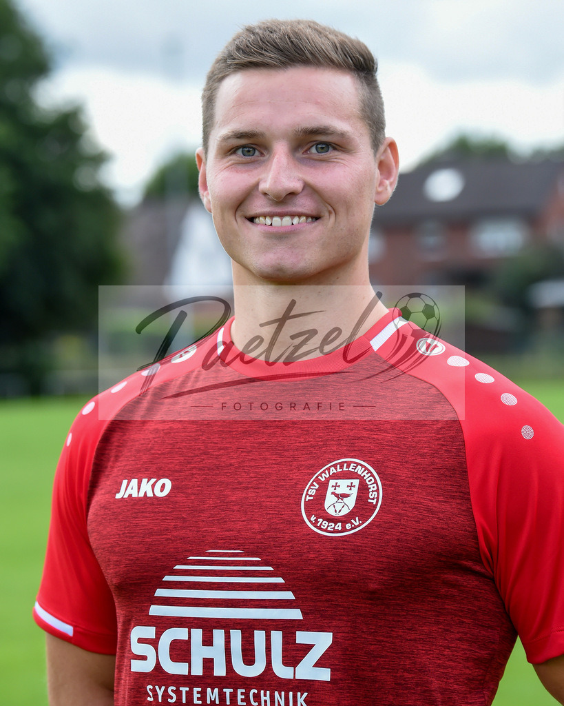 TEAWAL20200823_0018 | Fussball, Herren:   bei der bei der Team Presentation vom TSV Wallenhorst auf der Sportanlage an der Kaisereiche am 23.08.2020 in Wallenhorst, Deutschland. - Realisiert mit Pictrs.com