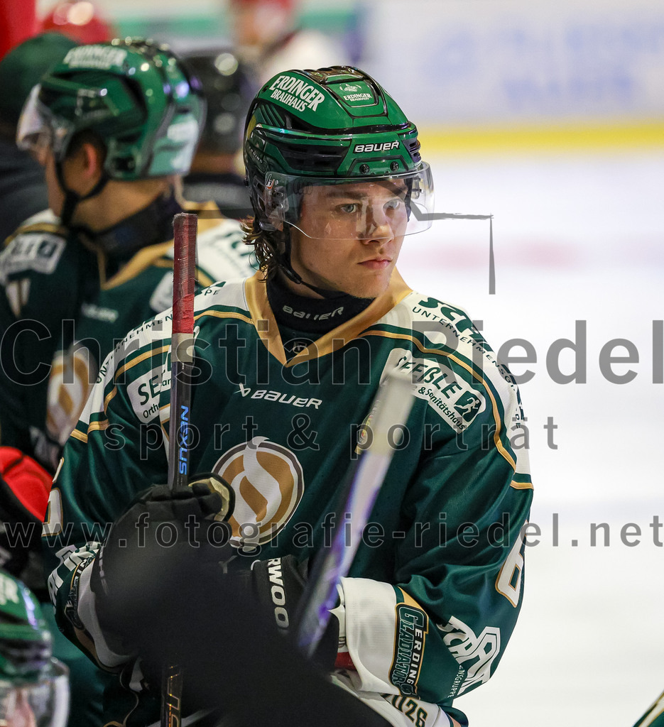 2025-09-12_165_TSV_Erding_gegen_EV_Landshut | Erding, Deutschland, 12.09.2025:Eishockey, Oberliga Süd 2025 / 2026, Testspiel, TSV Erding gegen EV Landshut, Endergebnis: 4:6Maximilian Oswald (Erding Gladiators, #6)Foto: Christian Riedel / fotografie-riedel.net