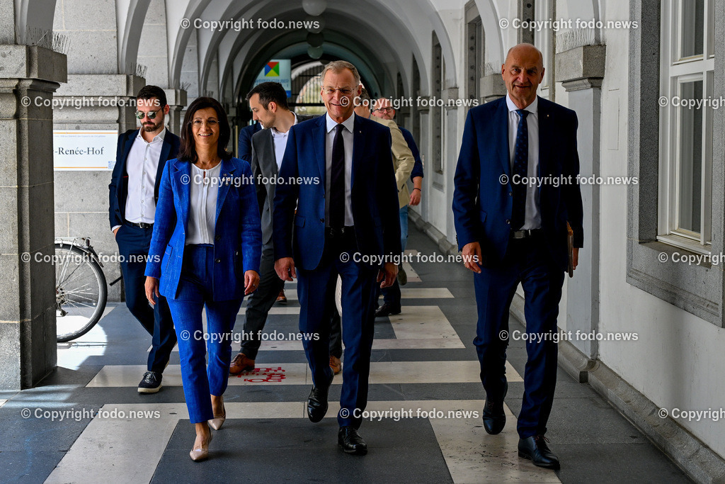 Pressekonferenz OoeVP stellt personelle Weichen_ 05.07.2024-29 | 05.07.2024, Linz, AUT, Pressekonferenz OoeVP stellt personelle Weichen - Verlaesslich fuer Oberoesterreich, im Bild Margit Angerlehner (VP, LAbg.), LH Thomas Stelzer (VP, Landeshauptmann Ooe), Christian Doerfel (VP, LAbg., Klubobmann, Bgm. Steinbach an der Steyr)