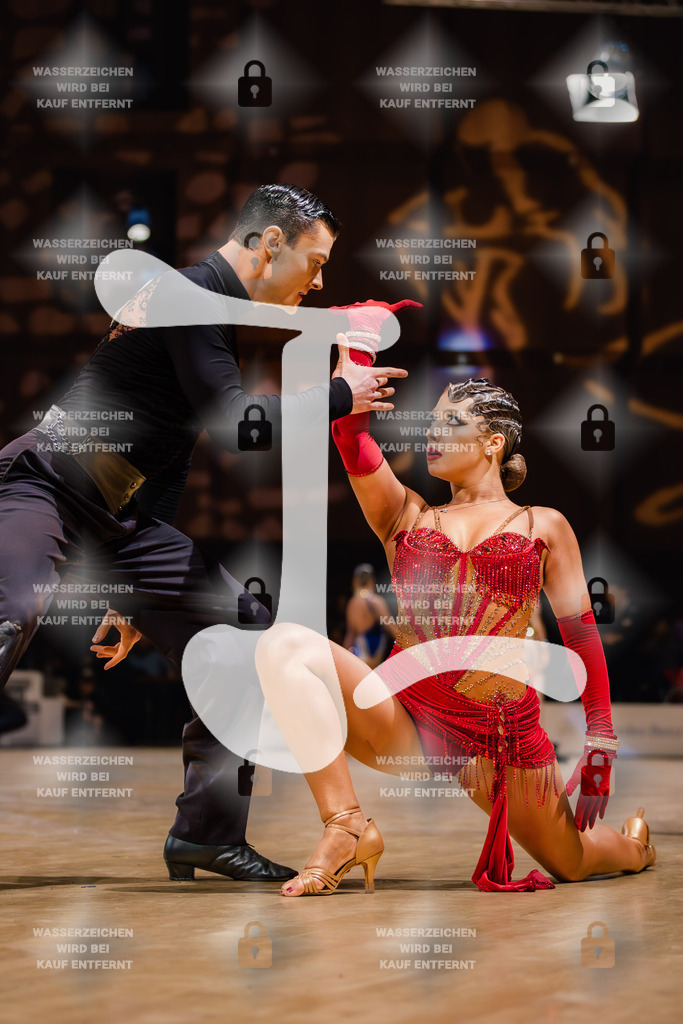 Goldstadtpokal 2025 - WDSF World Open Latin 20th (9) Heinz-Christoph Lode _ Sofiya Ganusyk (Austria)-2025-01-25-8072 | Webshop for digital downloads and prints of dance sport, event & show photographer Julian Link - Realisiert mit Pictrs.com
