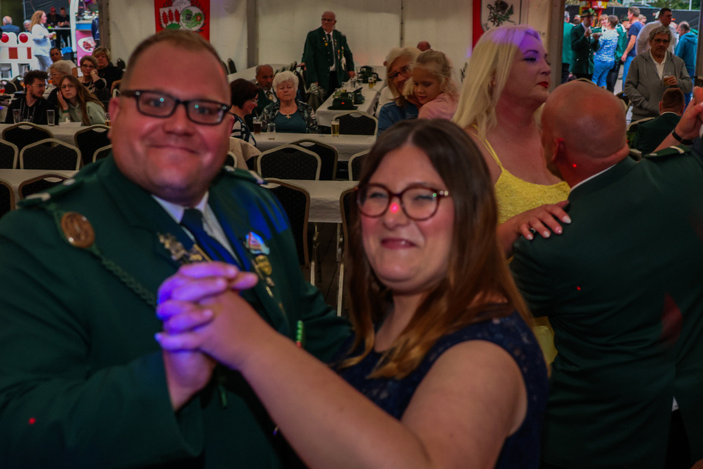 top-top.de-250601-135 | Foto, Video, Fotografie, Videografie, Fotobox, DJ, Discjockey, Musik, Musikbox, Veranstaltung, Photobooth, Amazon, Ebay, Buchtipp, Bestseller, Autor, Verlag, Buch, Wesel, Hamminkeln, NRW, Dinslaken, Rees, Drohne, Hochzeit, Party, Fotobox, Wesel, Fotograf