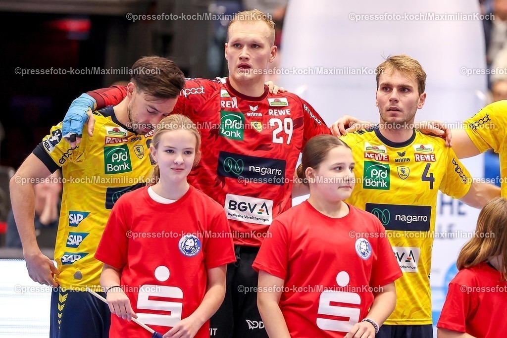 BHC16112501005 | 16.11.2025, Handball, HBL, Bergischer HC - Rhein-Neckar Löwen, Mitsubishi Electric HALLE Düsseldorf: Die Rheim Neckar Löwen betreten die Halle Patrick Groetzki (Rhein-Neckar Löwen #24) Torwart David Späth (Rhein-Neckar Löwen #29) Mathias Larson (Rhein-Neckar Löwen #04) 
