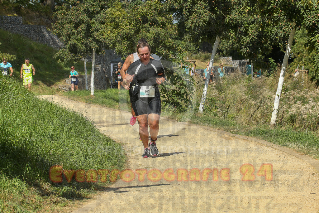 250824_1238_EX1_0045 | Sportfotografie im Rhein-Sieg Kreis, Köln, Bonn, NRW, Rheinland Pfalz, Hessen, etc. Unser Tätigkeitsfeld umfasst den Laufsport vom Volkslauf über den Marathon, Duathlon, Triathon bis zum Ultralauf wie Kölnpfad Ultra oder Schindertrail.
