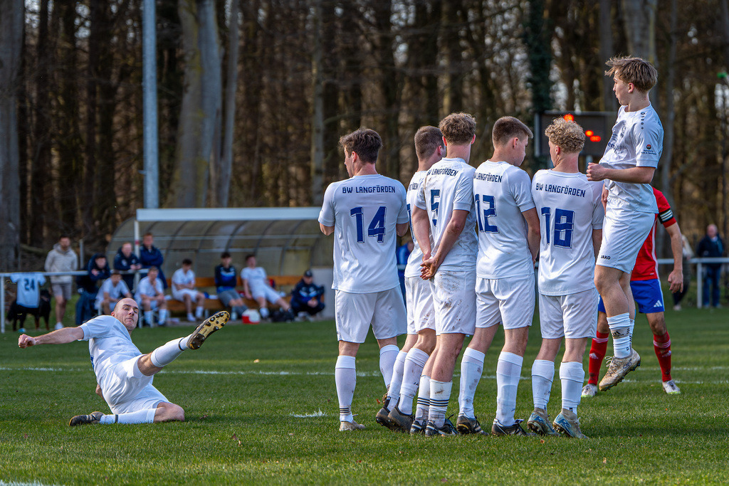 Fußball I Herren I Saison 2025-2026 I Halbfinale Kreispokal VEC I  BW Langförden - TV Dinklage II I 19473 | jns.sportfotos - Realisiert mit Pictrs.com