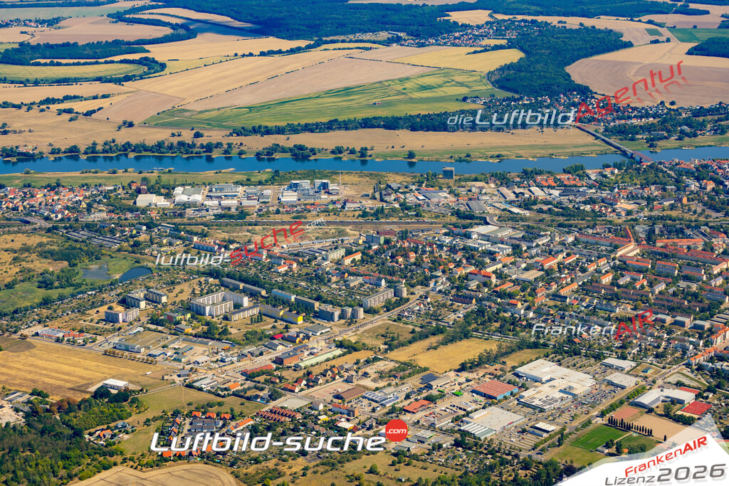 Das Luftbild der Stadt Schönebeck wurde 2022 vom Flugzeug heraus erstellt (keine Drohnen-Aufnahmen) Aufnahmehöhe ca.450 Meter- hohe Bildauflösung und Druck-Qualität. Garantiert!