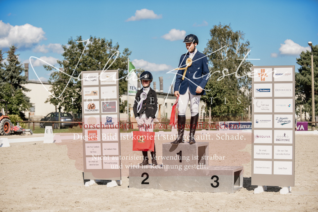 DSC_9834 | Pferde- und Turnierfotografie in Westsachsen. Pferdeportraits, Auftragszeichnungen und intuitive Kunst.