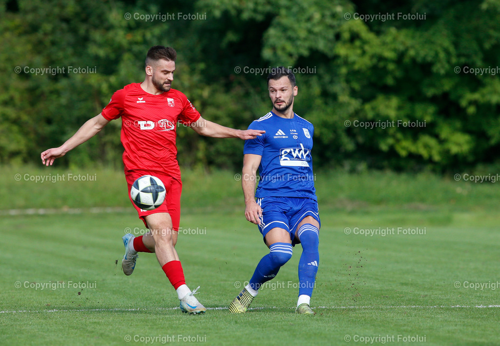 A_LUI_13092025_04 | SPORT FUSSBALL LT1 OOE LIGA ASKOE OEDT 1B-UNION EDELWEIß LINZ 13.09.2025 IM BILD:DANIEKL MAGANIC   (OEDT1B) UND ADILALD DIZDAREVIC  (EDLWEIßLINZ) FOTO:FOTOLUI
