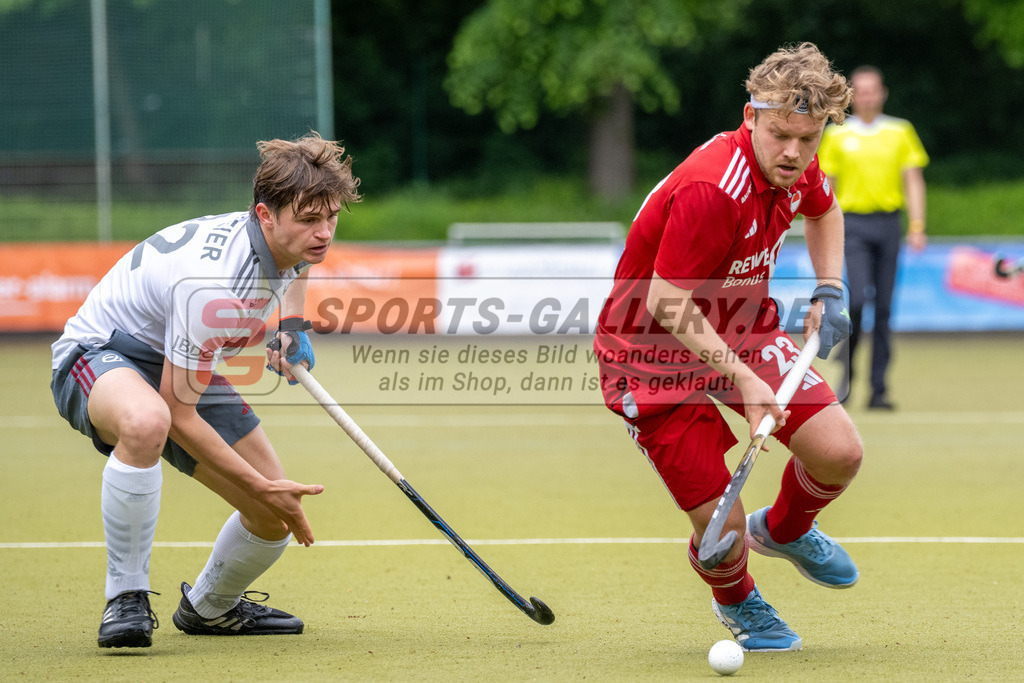 SFE_20250504_0101 | Köln, Deutschland, 04.05.2025:  Hockey 1. Bundesliga Herren Rot-Weiss Köln - Münchener SC im KTHC Stadion Rot-Weiss Köln Tennis and Hockey Club am 04.05.2025 in Köln, Deutschland. (Foto von Stephan Fehrmann)Köln, Germany, 04.05.2025: Hockey 1. Bundesliga Herren Rot-Weiss Köln - Münchener SC in KTHC Stadion Rot-Weiss Köln Tennis and Hockey Club at 04.05.2025 in Köln, Deutschland. (Foto from Stephan Fehrmann)