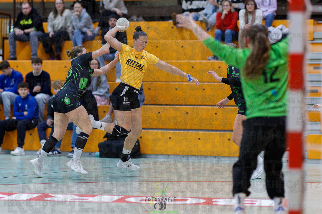 Frauen Oberliga Mitte (HHV); HSG Kleenheim/Langgöns II - HSG Eibelshausen/Ewersbach | Frauen Oberliga Mitte (HHV); HSG Kleenheim/Langgöns II - HSG Eibelshausen/Ewersbach am 01.11.2025 in Oberkleen (Weidig-Halle)Photo © 2025 - Jörg Heinrich - Realisiert mit Pictrs.com