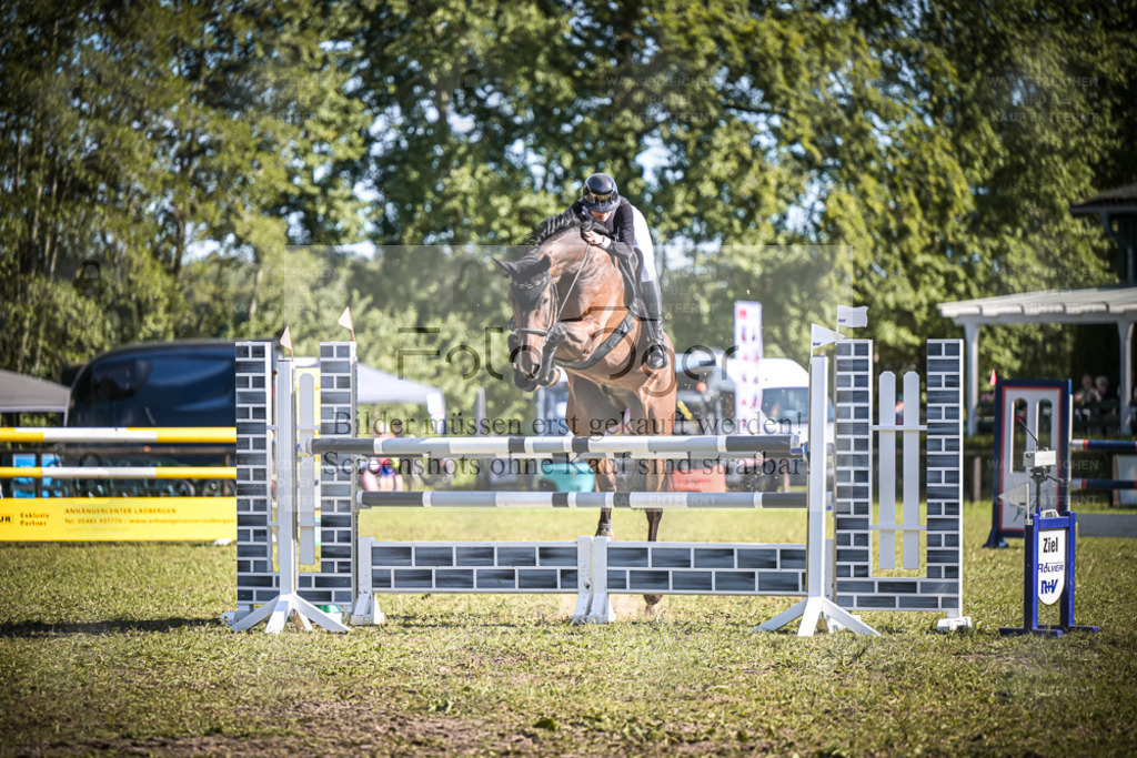 DOS_0977 | Entdecke hochwertige Reitturnierfotos von Foto Oger. Professionell, emotional und authentisch – jetzt Lieblingsmomente im Shop bestellen. - Realisiert mit Pictrs.com