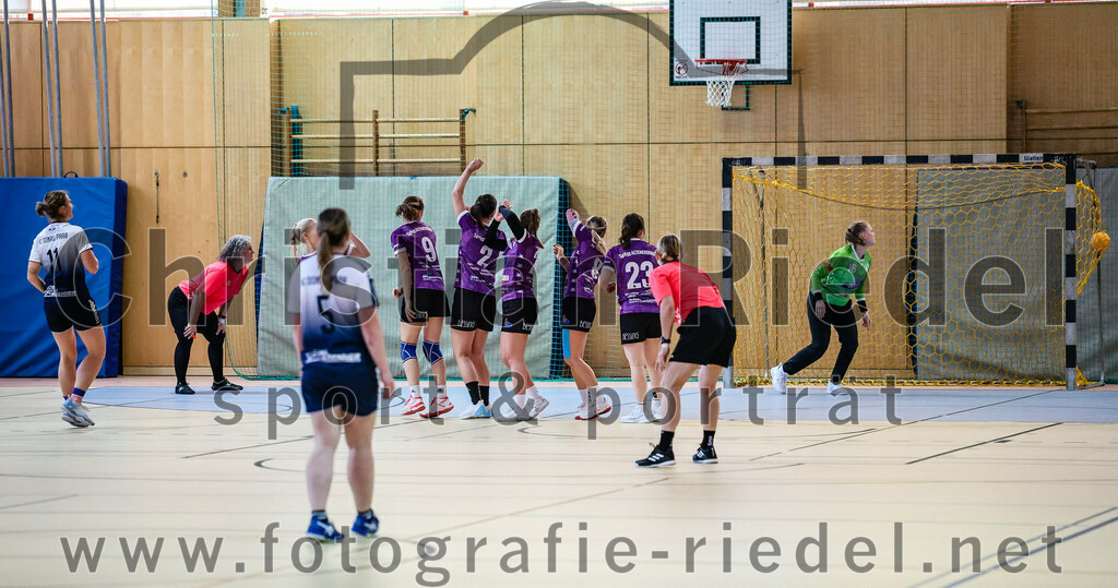 2023-12-16_123_SpVgg_Altenerding_gegen_HC_Donau-Paar_II | Erding, Deutschland, 16.12.2023:
Handball, Bezirksoberliga Frauen Altbayern 2023 / 2024, 10. Spieltag, SpVgg Altenerding gegen HC Donau/Paar II, Endergebnis: 22:22

Foto: Christian Riedel / fotografie-riedel.net