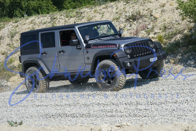 DSC08641 | Vierradfahrzeuge testen unterschiedliches Terrain - ueber Stock und Stein

Offroad Grundkurs im Steinbruch. Unterschiedliche Fahrgegebenheiten mit dem gelaendegaengigem Offroad-Fahrzeug. 

Deutschland, Geisingen, Steinbruch Meichle und Mohr, 10.06.2023
