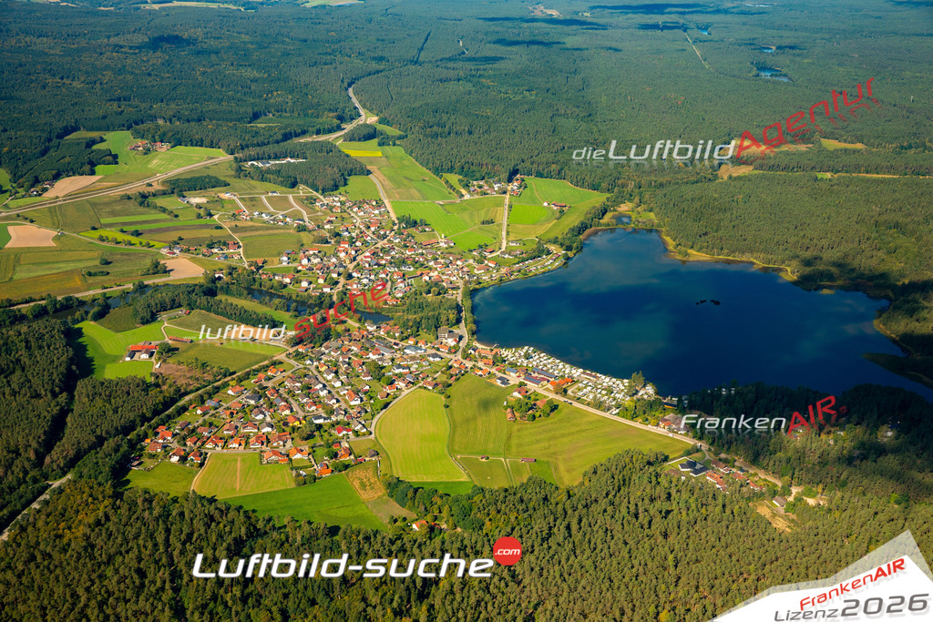 Das Luftbild zeigt : Neubäu am See Roding - Die Luftaufnahme wurde 2023 vom UL-Flugzeug aus erstellt ( keine Drohne ) - Hochauflösende Luftaufnahme - Für grossformatige Ausdrucke geeignet. Die Geschenkidee !Mit Lizenz und Bildrechte bestellbar