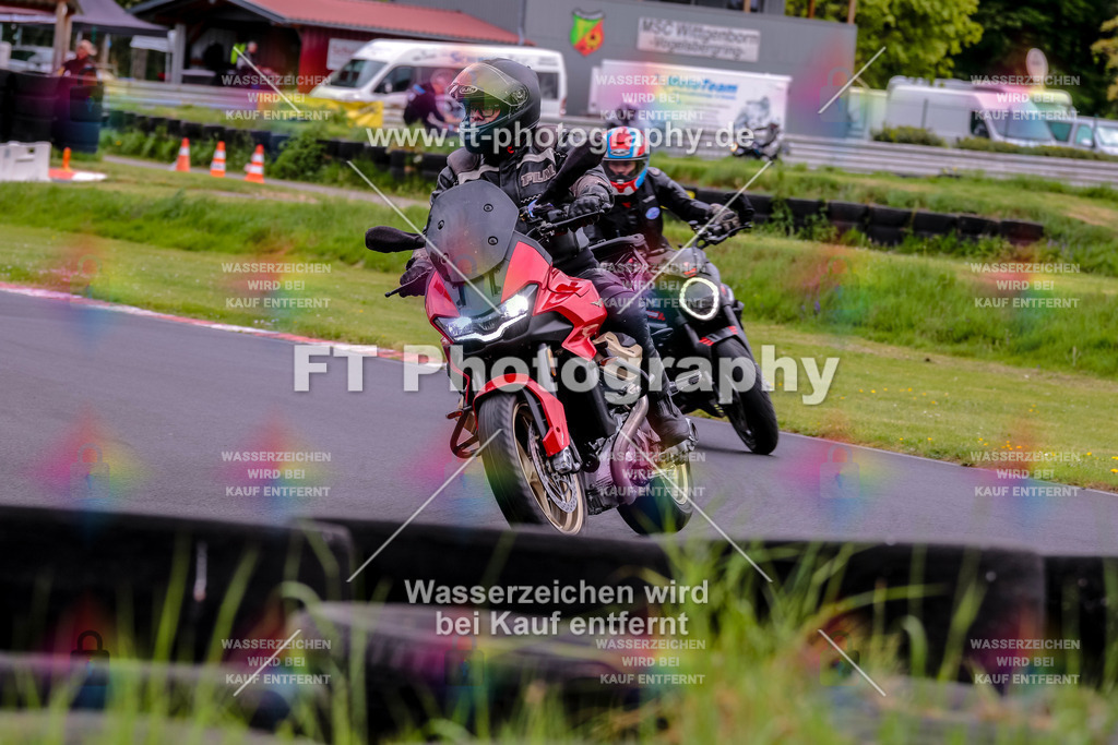 MotoTeamVBK-20596 | Hier findet Ihr Bilder von Touristenfahrten auf der Nürburgring Nordschleife oder von anderen Veranstaltungen die ich besucht habe. Viel Spass beim Durch Schauen 