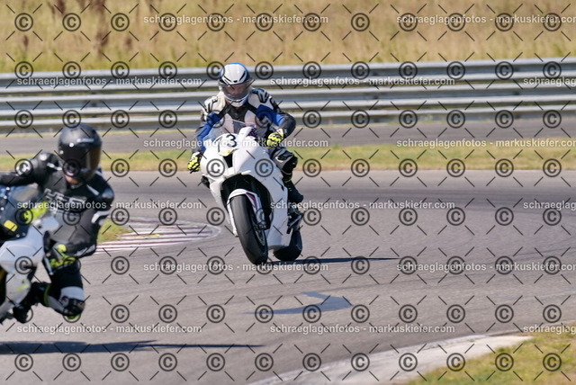 26bt05-0371 | markuskiefer.com - Realisiert mit Pictrs.com
