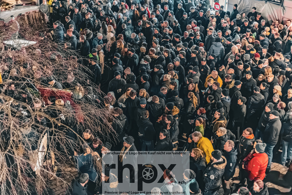 Guuggerbaum 2026 | Stimmungsvolle Fotokunst aus Luzern. Erlebe den Pilatus, den See und die Stadt Luzern in exklusiven Aufnahmen in der Fotogalerie & Shop. - Realisiert mit Pictrs.com