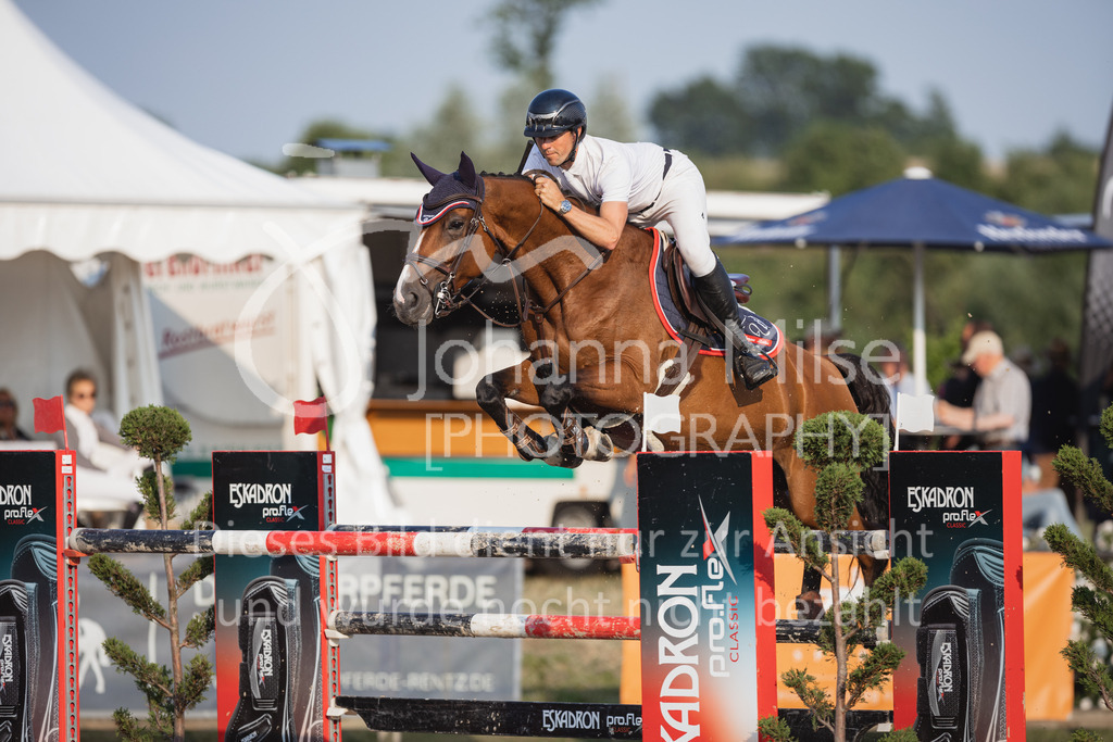230624_PfSpTa_GroßerPreis-280 | Deine schönsten Turniermomente als professionelle Fotos! Entdecke hochwertige Pferdesport-Fotografie im Online-Shop. Jetzt Fotos finden & bestellen!