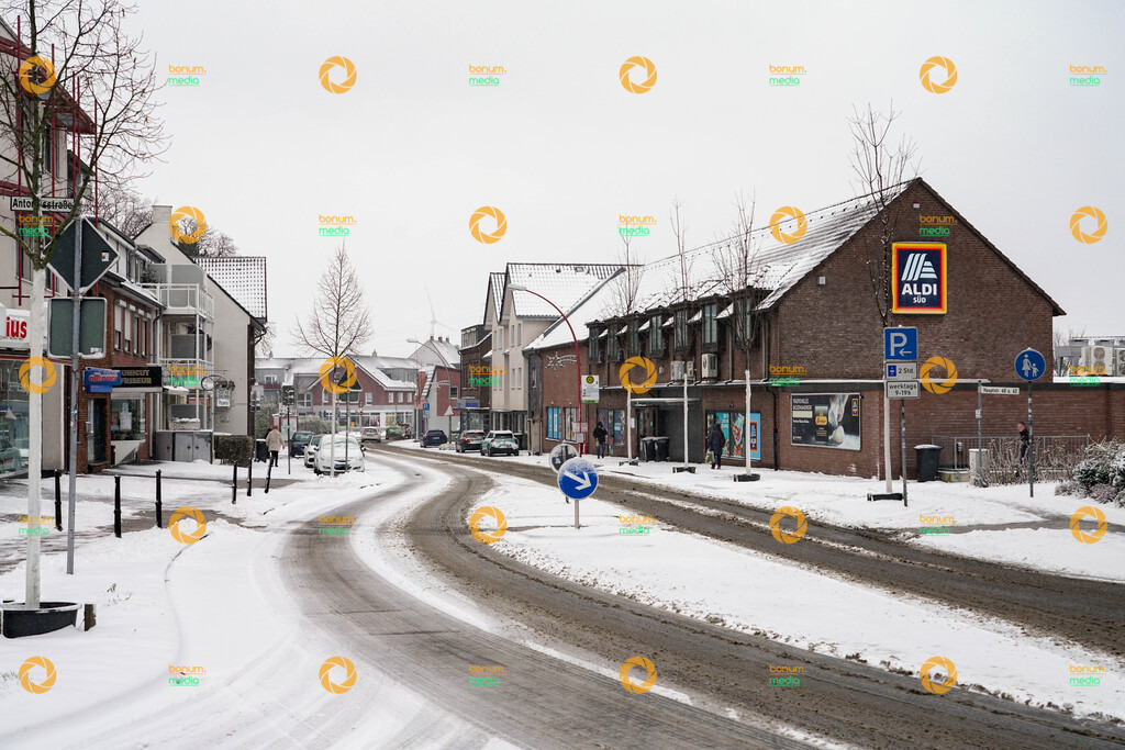 Schnee in Kirchhellen 2026 - Stock Bilder | bonum - Realisiert mit Pictrs.com