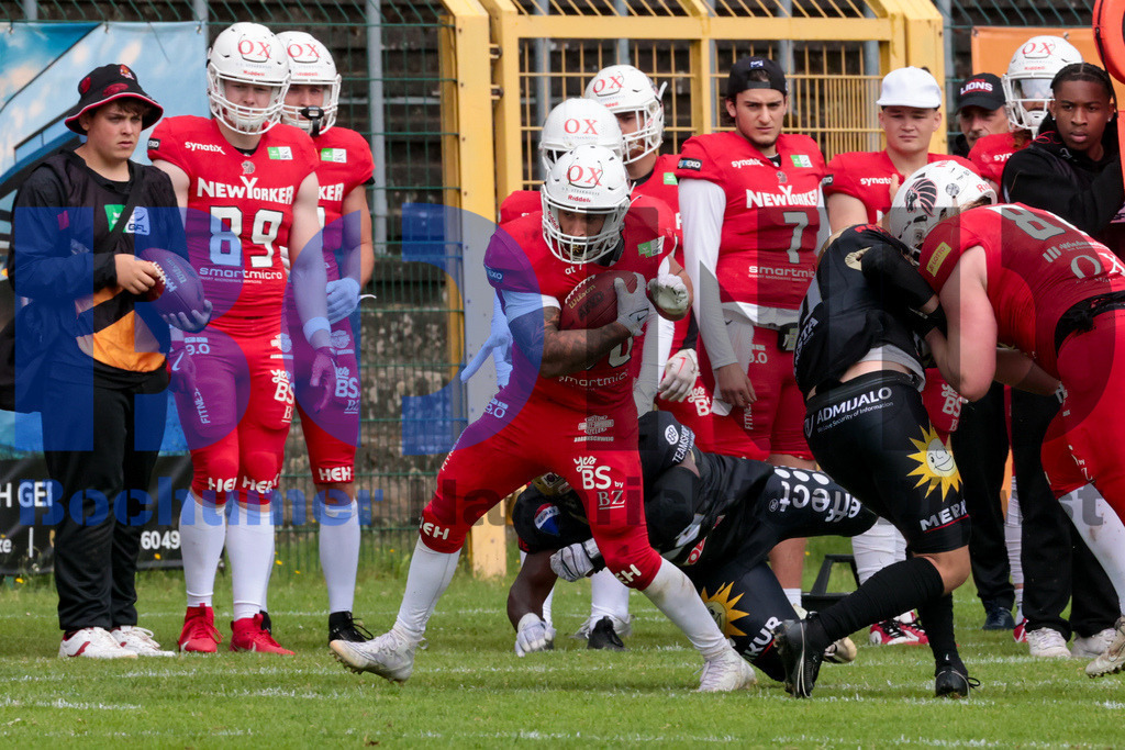 GFL: Paderborn Dolphins vs. New Yorker Lions{date} -  | {headline}(Foto: Sebastian Sendlak / BOND) - Realisiert mit Pictrs.com