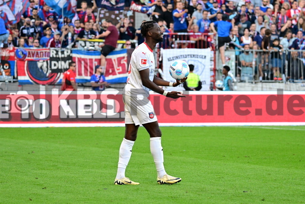 KBS Picture_FCStPauli-Heidenheim_062 | Traore Omar (1FCHeidenheim) ,Sportplatz :  Millerntor Stadion, - Realisiert mit Pictrs.com