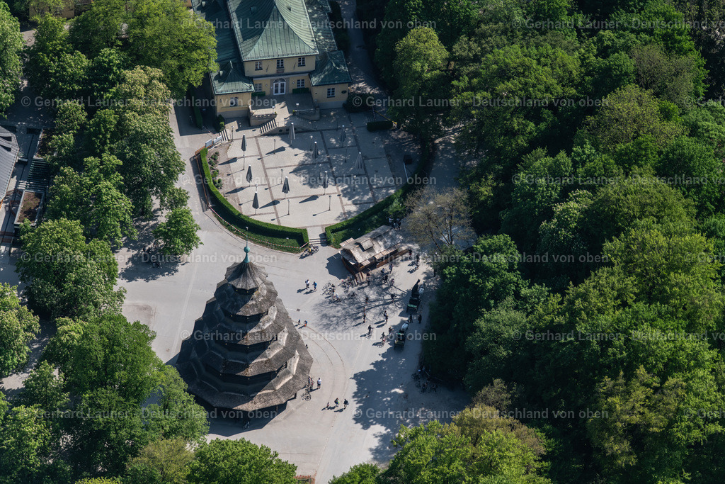 4024921 | MüNCHEN 12.06.2020 Gebäude des Restaurant mit "Chinesischer Turm" im Englischen Garten in München im Bundesland Bayern, Deutschland. Weiterführende Informationen bei: Restaurant am Chinesischen Turm Haberl GmbH. // Building of the restaurant with "Chinesischer Turm" in english garden in Munich in the state Bavaria, Germany. Further information at: Restaurant am Chinesischen Turm Haberl GmbH. Foto: Gerhard Launer