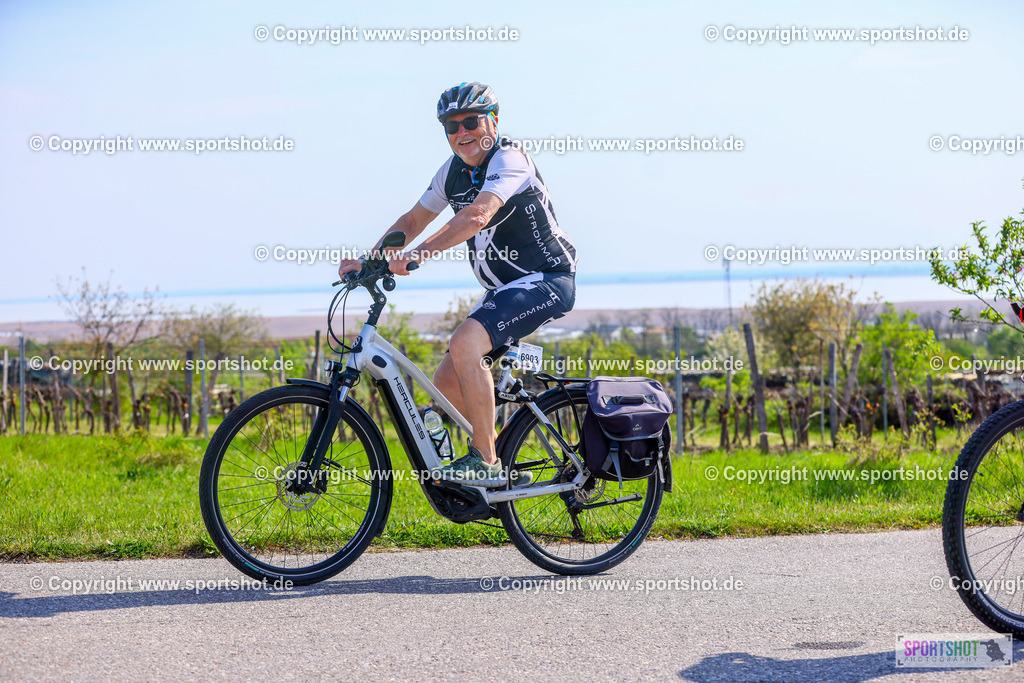 TRA_1137 | Neusiedlersee Radmarathon 2026@sportshot_your_pictrs #yourpictures#roadtowm2029 #nrm #neusiedlerseeradmarathon #neusiedlersee #neusiedlerseetourismus #burgenland #mörbisch #nrm26 #burgenlandtourismus #voglundco #poweredbyburgenlandtourismus #radsport #rad #marathon #ucigranfondo #visitburgenland #ucigranfondoworldseries