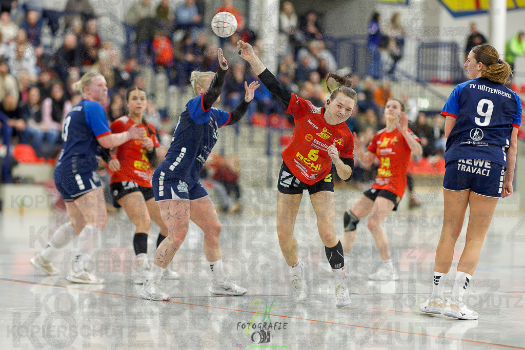 Frauen Regionalliga (HHV); HSG Wettenberg - TV Hüttenberg | Frauen Regionalliga (HHV); HSG Wettenberg - TV Hüttenberg am 06.12.2025 in Launsbach (Wettenberg) (Halle GS Launsbach (Wettenberg))Photo © 2025 - Jörg Heinrich - Realisiert mit Pictrs.com