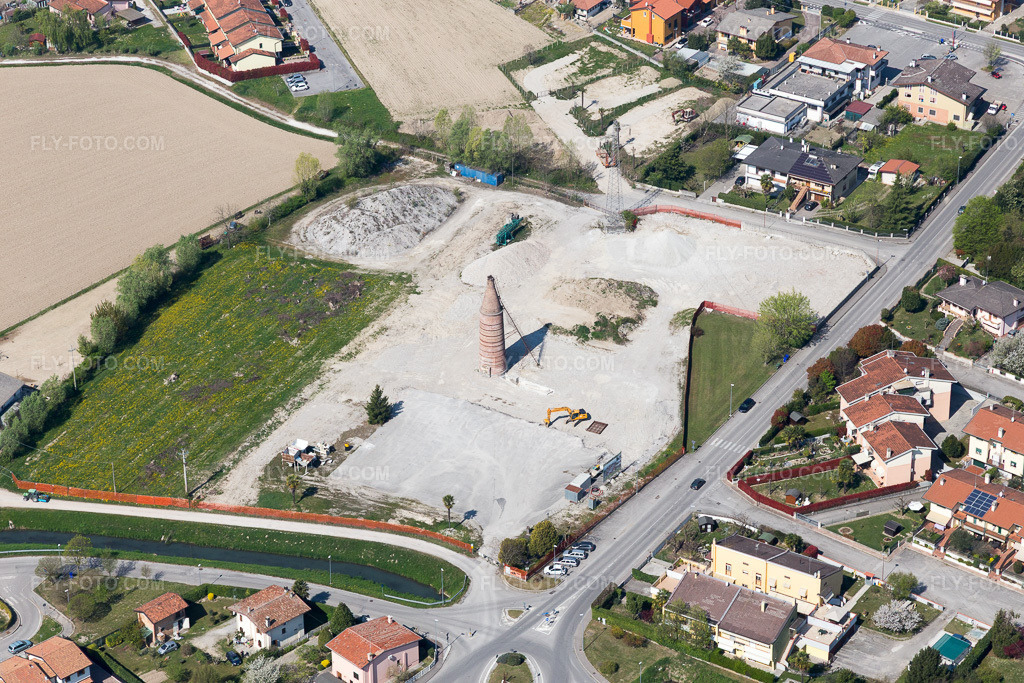 Aerial view: View of the town in Fossalta di Portogruaro in the state Veneto, Italy.Photo: IMG_098153.jpg taken on 04/03/2017 by Werner Riehm/FLY-FOTO.comResolution of the original: 5472 x 3648 px
