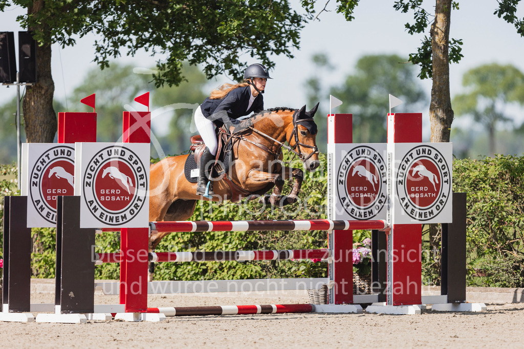 250621_Lemwerder_QualiBuChaPonys5j-114 | Deine schönsten Turniermomente als professionelle Fotos! Entdecke hochwertige Pferdesport-Fotografie im Online-Shop. Jetzt Fotos finden & bestellen!